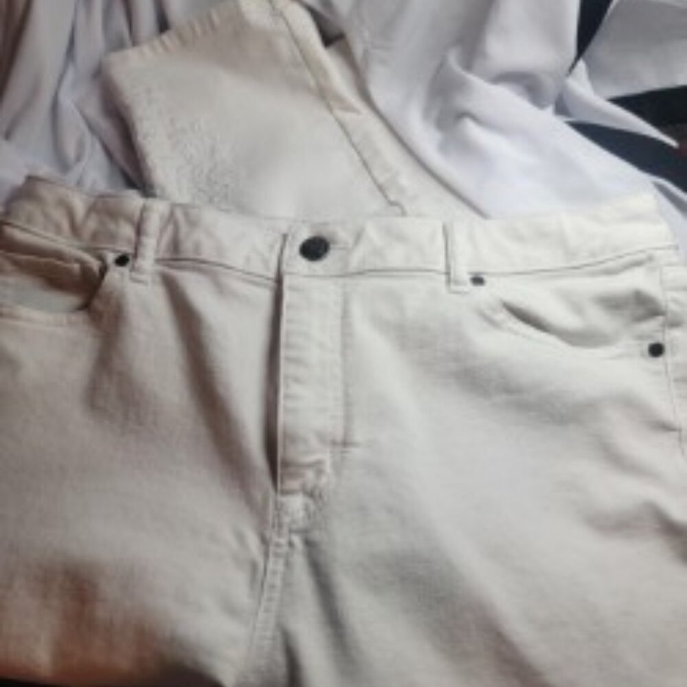 Simply Vera Vera Wang White Crop Denim Jeans Floral Embroidery